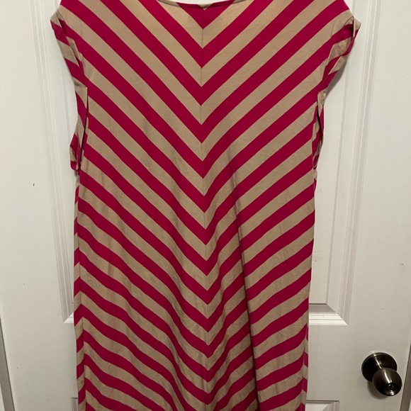 Loft dress in Pink Gently used- Pink- Large - Picture 6 of 10